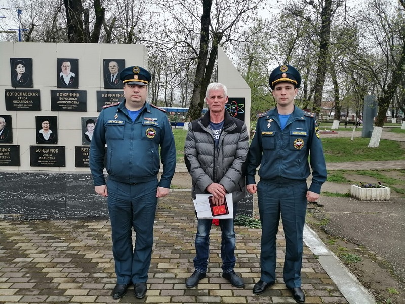  Северский пожарно-спасательный гарнизон поздравил участника ликвидации аварии на Чернобыльской АЭС